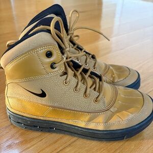 NIKE ACG Youth Boots